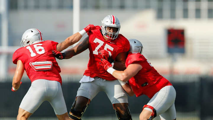 Raiders Sign Monster Seventh-Round Pick Munford