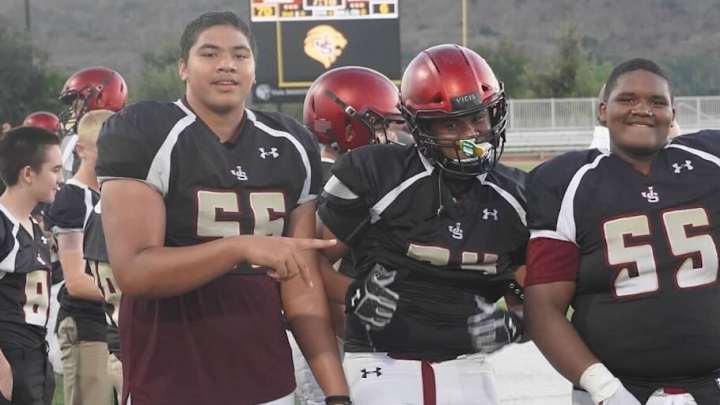 Huskies Offer SoCal Tackle Continually on the Move