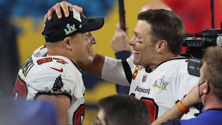 Tom Brady Wishes Rob Gronkowski Happy Birthday, Asks If He’s ‘Bored’ Tom Brady Wishes Rob Gronkowski Happy Birthday, Asks If He’s ‘Bored’