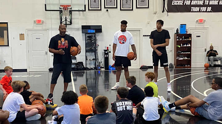 Sydney Curry, J.J. Traynor Use NIL to Hold Local Basketball Camp Sydney Curry, J.J. Traynor Use NIL to Hold Local Basketball Camp