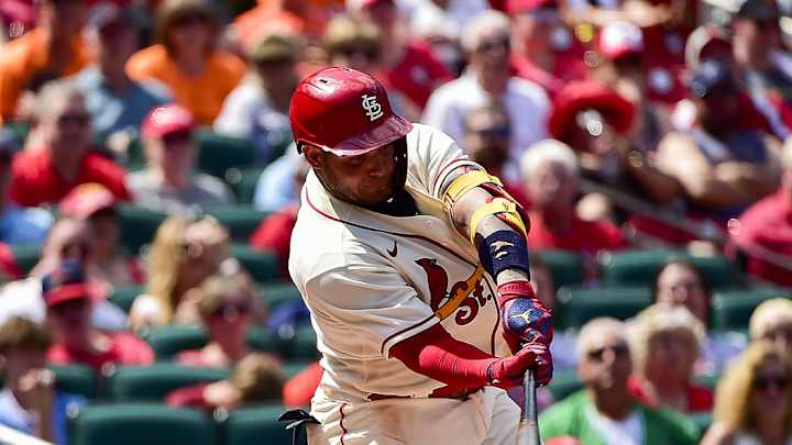 Cardinals' Yadier Molina Passes Mike Piazza for 6th-Most Hits by Catcher