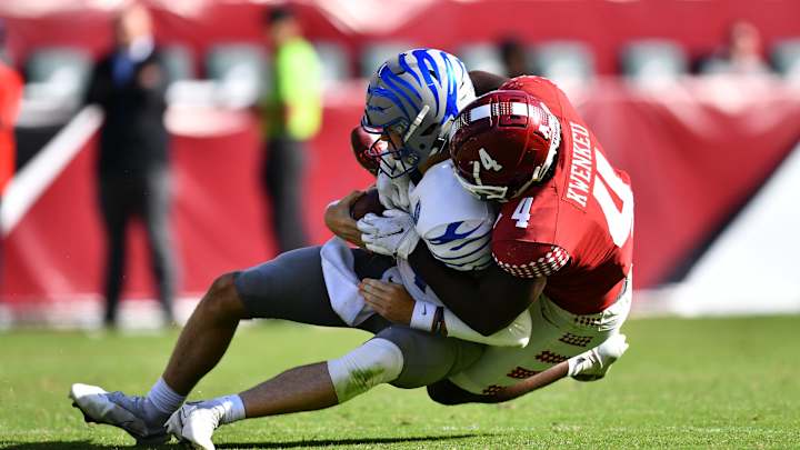 Vikings Sign Former Temple LB William Kwenkeu, Release Tuf Borland