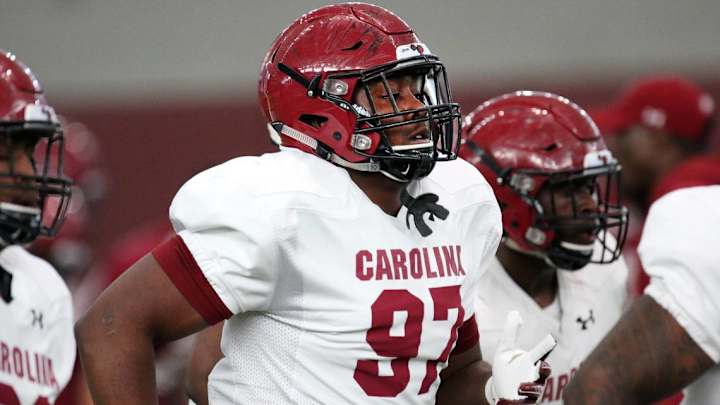South Carolina DT Devontae Davis Transfers to Virginia Football