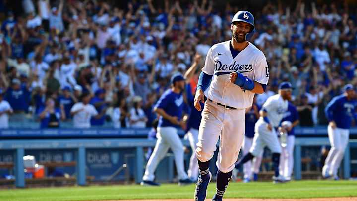 Dodgers: Dave Roberts Emphasizes Importance of Sunday's Walk-Off Win