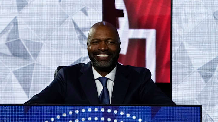 Magic Coach Jamahl Mosley Excited to 'Put Puzzle Together' Magic Coach Jamahl Mosley Excited to 'Put Puzzle Together'