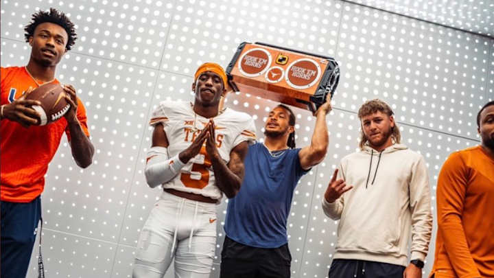 WR Transfer Jordan Addison Reportedly Down To Texas and USC WR Transfer Jordan Addison Reportedly Down To Texas and USC