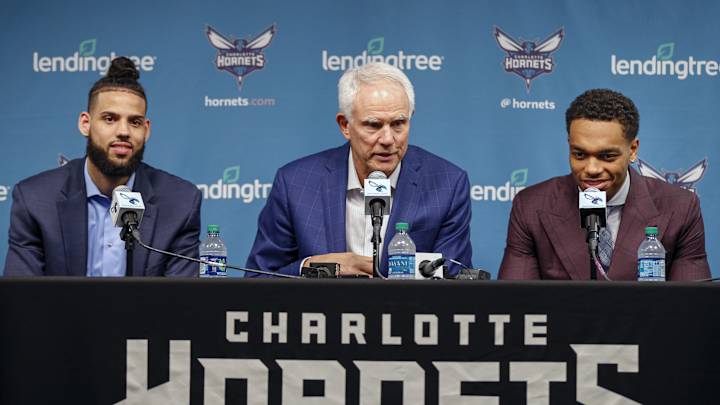 Mitch Kupchak Signs Multi-Year Extension with Hornets Mitch Kupchak Signs Multi-Year Extension with Hornets