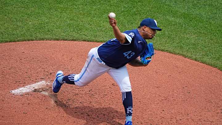 The Royals Need to Pull Carlos Hernandez From the Rotation