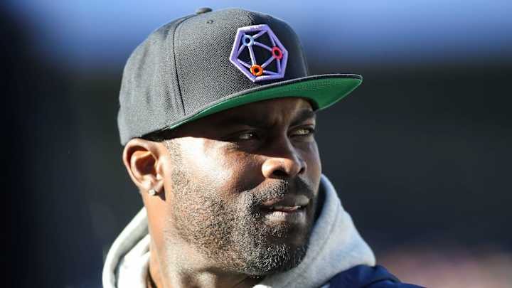 Michael Vick Set to Play in Professional Football Game This Month, per Report