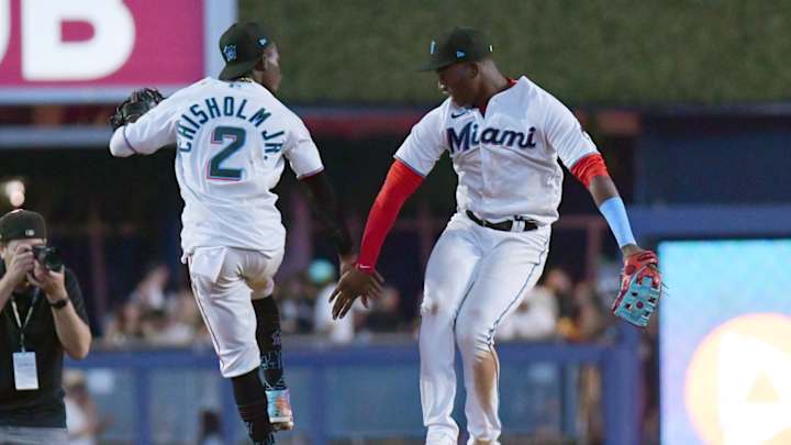 Marlins' Jazz Chisholm Jr. Makes Insane Bare-Handed Play, Throws Out Braves' Ozzie Albies