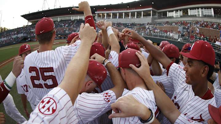 Alabama Baseball Clinches SEC Berth, Downs No. 5 Arkansas 8-6