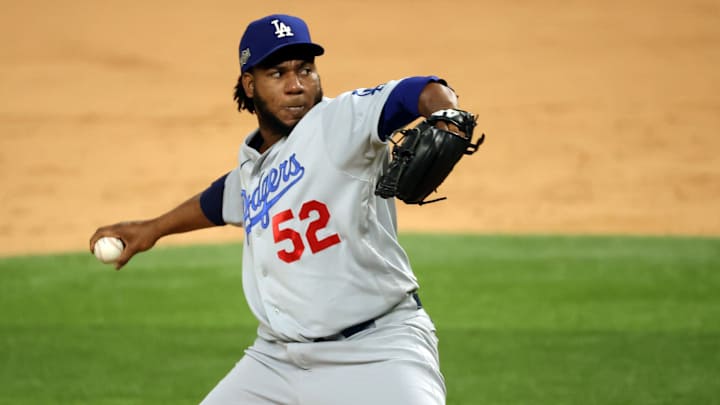 Dodgers Sign Longtime LA Reliever to Minor League Deal