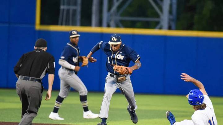 Georgia Tech Blows out Pittsburgh 19-3 and Gets Fifth Straight Win