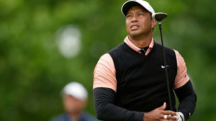 Video Shows Tiger Woods’s Knee Giving Out Before Third Round Saturday Video Shows Tiger Woods’s Knee Giving Out Before Third Round Saturday