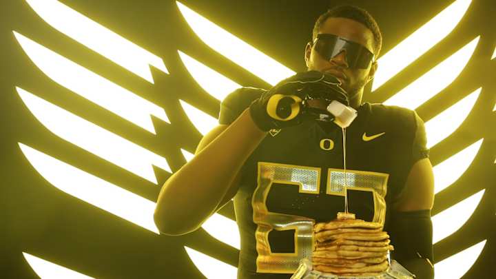 LOOK: Five-Star Offensive Lineman Samson Okunlola Posts Unique Oregon Visit Photos