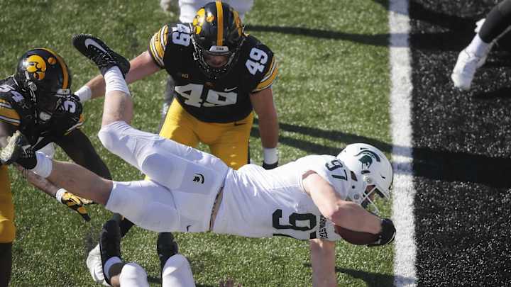 EXCLUSIVE: Michigan State TE Tyler Hunt talks goals for 2022, including another win over Michigan