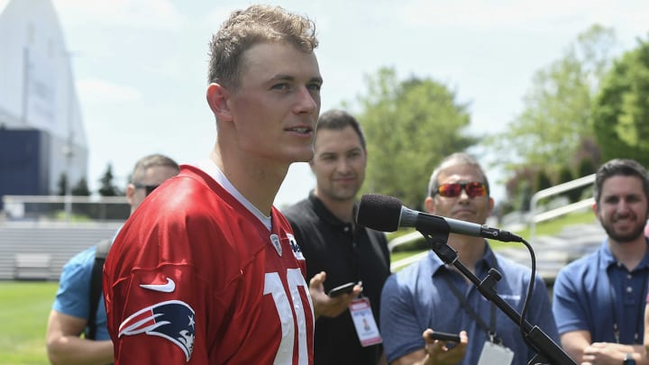 Patriots Impressed by Mac Jones’s Conditioning, Fitness During OTAs