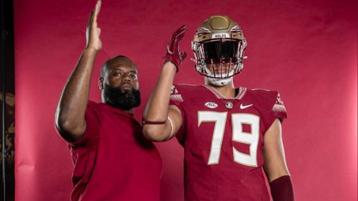 Top 2023 OT Lucas Simmons details recruitment ahead of final four official visits