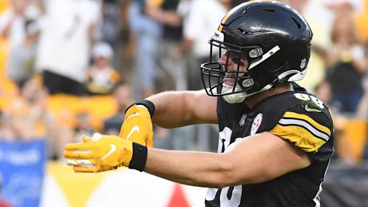Steelers TE Pat Freiermuth Taking Larger Role On Field, in Locker Room in 2022 Steelers TE Pat Freiermuth Taking Larger Role On Field, in Locker Room in 2022
