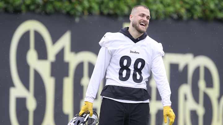 Steelers TE Pat Freiermuth Ribs Kenny Pickett Over PSU-Pitt Rivalry