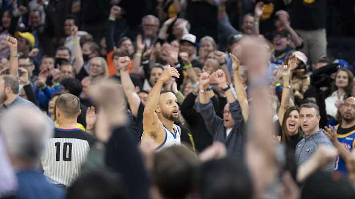 Here's What Magic Johnson Tweeted About Steph Curry