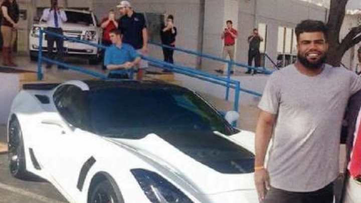 Ezekiel Elliott - 'Driving 22 MPH' - Reps Dallas Cowboys at Indy 500