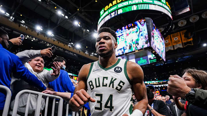 Giannis Antetokounmpo's Viral Tweet Giannis Antetokounmpo's Viral Tweet