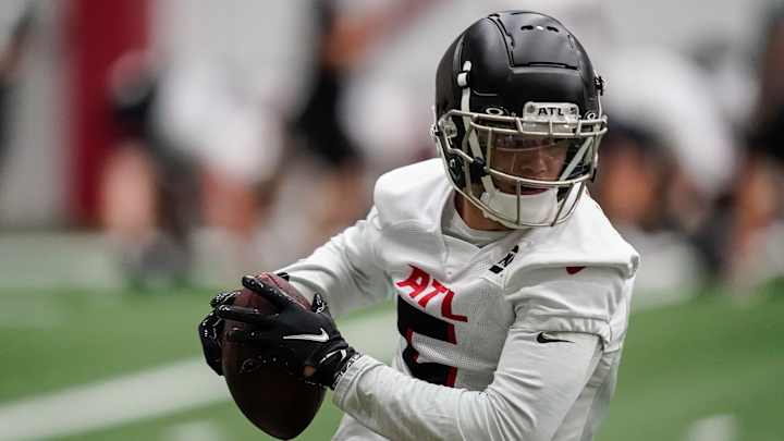 No 'Big Difference' Between Falcons WR Drake London and Colts 2nd-Rounder, Says ESPN No 'Big Difference' Between Falcons WR Drake London and Colts 2nd-Rounder, Says ESPN