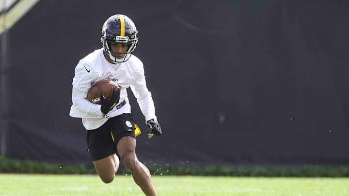 Steelers WR Calvin Austin Embraces Diontae Johnson Comparisons