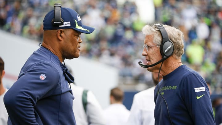How Seahawks' 2022 Defense Disguise And Multiplicity Can Fool Best NFL Quarterbacks How Seahawks' 2022 Defense Disguise And Multiplicity Can Fool Best NFL Quarterbacks