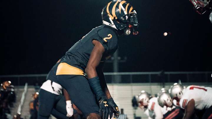 UW Offers Sacramento Receiver Coming Off Pandemic Knee Injury