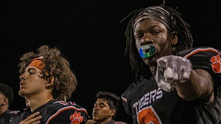 Huskies Take Another Mountain Hike, Offer Another San Jacinto Receiver