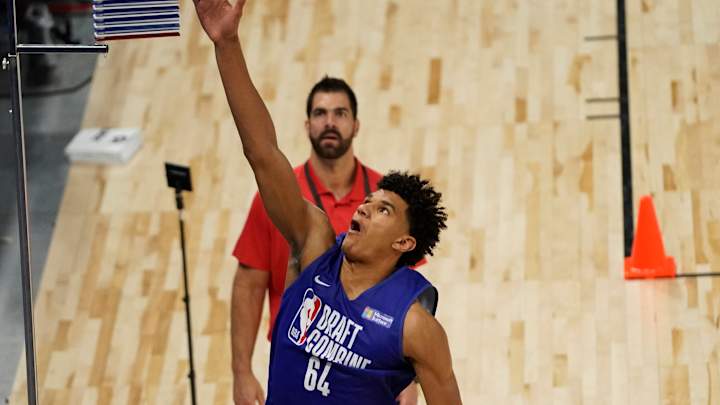 Hidden Gems: Dominick Barlow Carries Alluring Potential Late in Draft Hidden Gems: Dominick Barlow Carries Alluring Potential Late in Draft