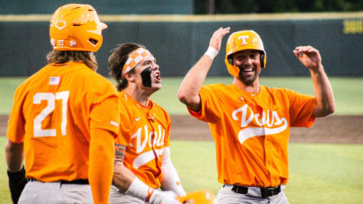 A Look at Notre Dame Ahead of Tennessee's Super Regional