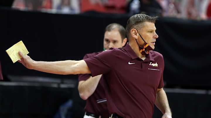 UPDATED: Reports out of Chicago say Porter Moser will be named head coach at Oklahoma