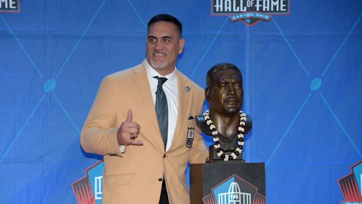 Colts OL Coach: Can’t just plug players in anywhere on line