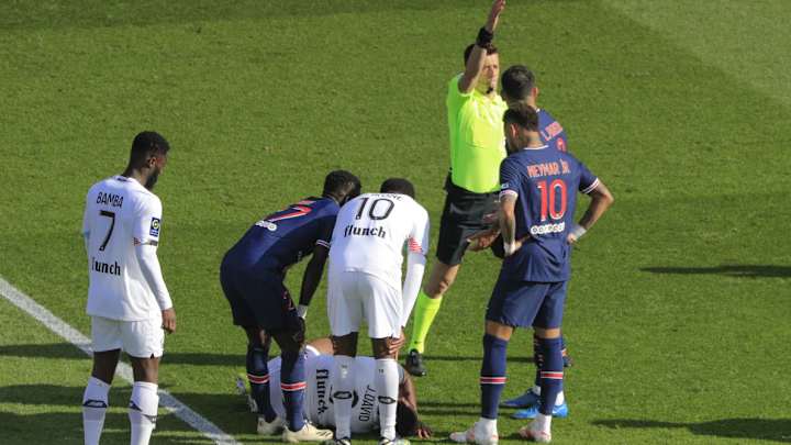 Neymar Sent Off as Lille Defeat PSG to Move Into First in Ligue 1