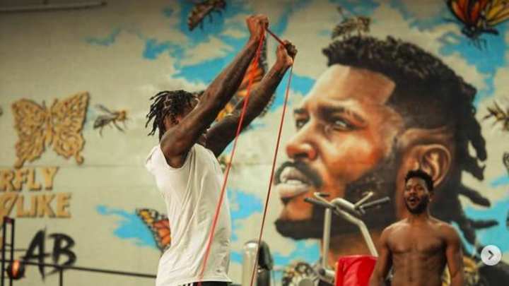 Video; Antonio Brown Training With Hollywood Brown and Lamar Jackson Again Video; Antonio Brown Training With Hollywood Brown and Lamar Jackson Again