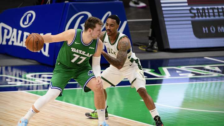 Mavs Beat Bucks 116-101 Behind Porzingis' Hot Fourth Quarter