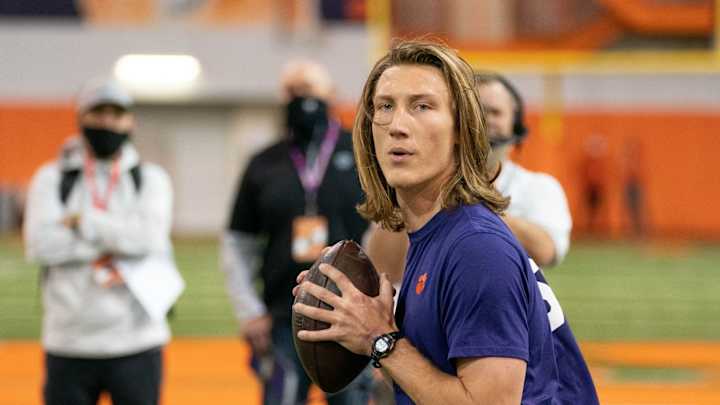 Monday Morning Reset: Lawrence, QB Rumors, 'Transition' Phase to Dominate Clemson's Week