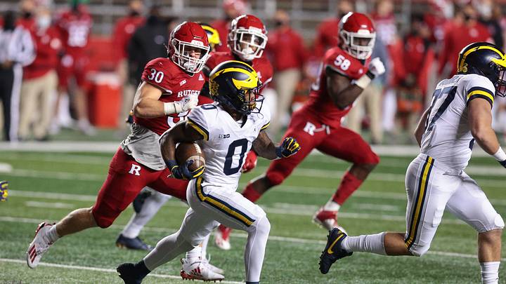 Michigan's Giles Jackson Makes It Official That He's Joining UW