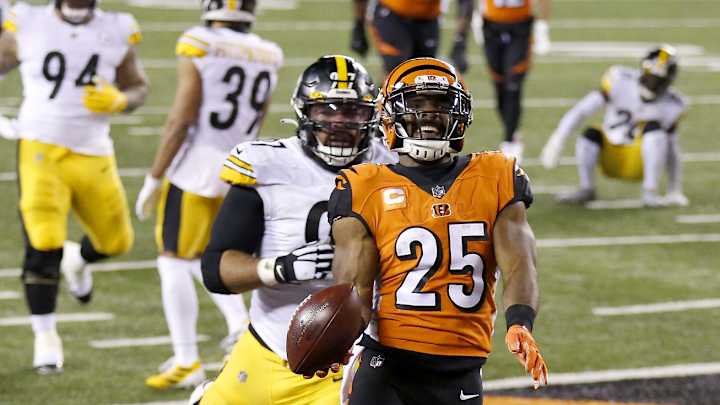 Report: Jaguars Showed ‘Early Interest’ in Giovani Bernard Before He Signed With Tampa Bay