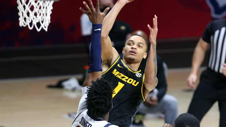 What Missouri Transfer Guard Xavier Pinson Brings to LSU Basketball What Missouri Transfer Guard Xavier Pinson Brings to LSU Basketball