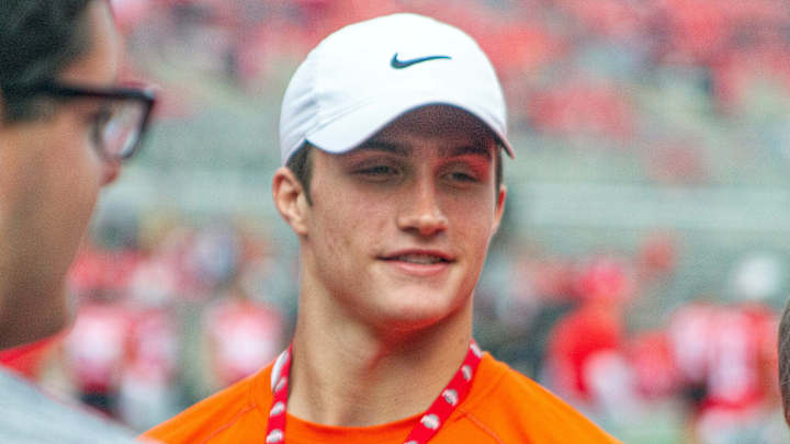 Ohio State Linebacker Reid Carrico Has Black Stripe Removed