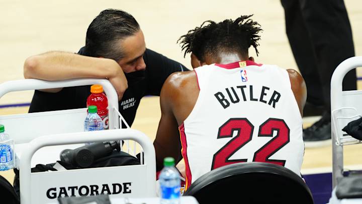 Miami Heat's Jimmy Butler `OK' After Rolling Ankle in Loss to Phoenix Suns