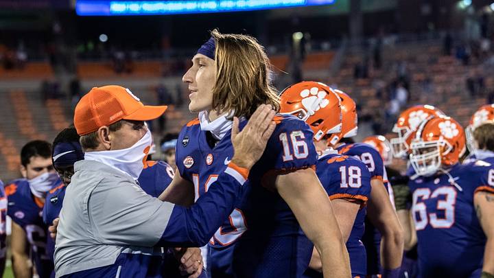 Dabo Swinney Compares Trevor Lawrence to Stephen Curry Dabo Swinney Compares Trevor Lawrence to Stephen Curry