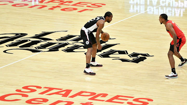 Kawhi Leonard Returns to Action Gets a Double-Double