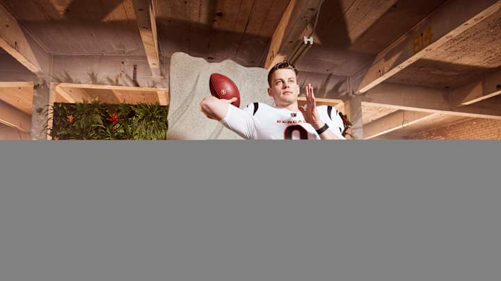 Watch: Joe Burrow Planting on Left Leg and Throwing to Wide Receivers