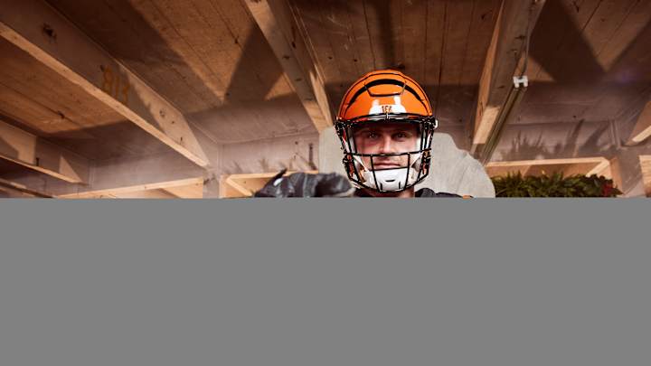 Report: Bengals Agree to Four-Year, $40 Million Extension With Sam Hubbard