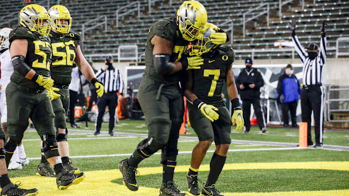 Oregon Offensive Line Developing in Spring: 'We know where the standard needs to be'